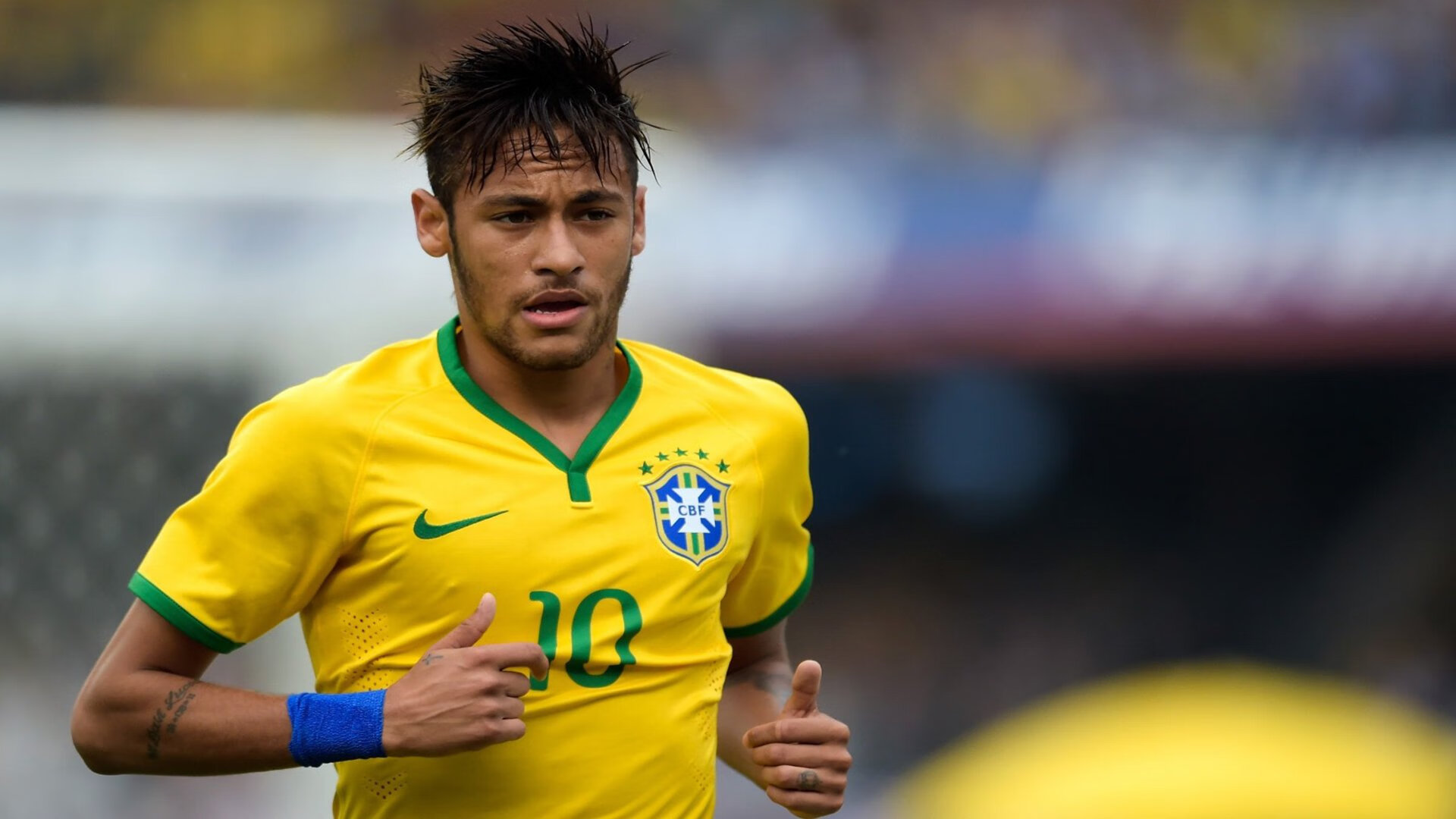 简：迅猛的跑动和精准的射门能力，使他成为全黑队的攻击利器